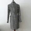 Högkvalitativ ny snygg designerullrock Kvinnors dubbelbröst Lion Knappar Houndstooth Tweed Long Coat 201218