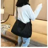 Koreansk stil enkel resväska Kvinna Mode Sport Gymväska Stor kapacitet Nylon Shoulder Messenger Bag Male Q0705