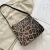 HBP Smooza Kvinnlig kedja Enkel axel Messenger Bag Leopard Print bärbar underarm201R