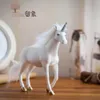 Unicorn Resina Decorazione della casa Accessori Soggiorno moderno Artigianato Statua del cavallo bianco Ornamento Tavolo da ufficio Decorazione regalo LX T200710