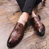 Cuir Hommes Chaussures Extérieur Mode Haute Qualité Hommes Appartements Mâle Chaussures Casual Summer Summer Son Slip sur les chaussures de baskets classiques L5