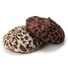 Berets fransk stil mode leopard print beret vinter varm hår kvinnlig vintage mjuk beanie hat1