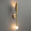 Post Nowoczesny Prosty Złoty Lampa Ścienna Designant Salon Sypialnia Lekki Luksusowy Odzież Store American Creative Proste Lampy Ścienne