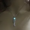 Collana a forma di sirena che si illumina al buio Collana con pendente a forma di sirena a luce fluorescente per gioielli di moda da donna volontà e regalo sabbioso