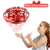 Handdriven RC Helicopter Aircraft Tik Tok Short Video Tool Mini Drone UFO Christmas Infrared induktion Flying Ball Toys for Kids8117535