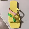 Kapcie Damskie Letnie Letnie Outdoor Beach Plac Toe Slajdy Panie Vogue Wąski Krzyż Związany Lekki Sandals Footwear