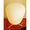E27 Ultra Modern Mini Fashion Milchglas-Lampenschirm und Holzhalterung Texture Study Tischlampe mit Lichtquelle US-Stecker
