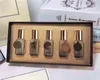 Senaste versionen Män Köln Collection 5pcs / set 9ml * 5pcs Gilding Bottle Presentförpackning 5 olika luktar Gratis frakt