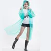 Raincoats بالجملة استخدام مرارا وتكرارا الكبار الطوارئ للماء المعطف هود المعطف التخييم البلاستيك بيع المتاح
