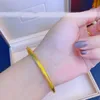 Schmuck glatte Armreifen Armbänder 4mm Titan stahl glänzend Runde 14k vergoldete Armreif-Armbänder für Frauen und Teenager