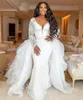 Afrikanska lyxiga långa ärmar plus storlek arabiska sjöjungfru bröllopsklänning med drasbart tåg v-hals tillbaka flicka spets brudklänning robe de mariage vestidos noiva 2022