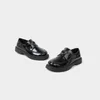 Sapatos de grife para crianças estilo estudante meninos meninas sem cadarço com distintivo sapatos baixos bico redondo moda tênis infantil cor sólida EUR 26-37