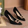 اللباس أحذية النساء الفاخرة بريق مدببة الكعب العالي العلامة التجارية الرائعة لمضخات الإبزيم بيرل بيرل بيرل 220301