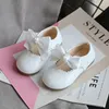 Toddlers Girls Childrens Flats Pu Patent Leather Kids Dress Shoes Soft Cute Princess Zoet met knoop Bowtie 220705