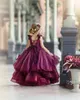 2021 Ny billig Burgundy Sequined Lace Bling Girls Pageant Klänningar Prinsessan 3D Floral Appliques Tiered Kids Flower Girls Dress Födelsedagklänningar