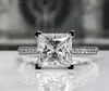 Solitaire 18K Biała Gold Princess Enhanced Ring Lab Diamond Pierścień zaręczynowy 0,95 ct f/si1