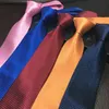 jasne jedwabne krawaty