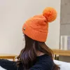 ビーニー/スカルキャップ女性冬の帽子温かい模倣ファーオールインワンの女性キャップのファッションソリッドカラーワイドカフ青少年ビーニーダブル