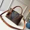 Najnowsze mody Luxurys Designers Torby, mężczyźni i kobiety torba na ramię, torebki, plecaki, crossbody, talia pack.Wallets.fanny opakowania najwyższej jakości 0181