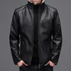 Chaquetas para hombres Cuero fresco para hombres en otoño e invierno con un ajuste de terciopelo Ropa de motocicleta Cuello alto Traje de papá engrosado