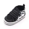 Scarpe neonate Ragazzi Ragazze First Walkers Culla Morbido Bottom Bambini Sneakers PU Prewalker Sneakers