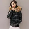 Mode hiver femmes veste imperméable brillant manteau hiver doudounes grande fourrure à capuche courte Parkas veste d'hiver femmes Outwear 201217