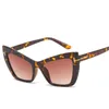 2020 Новая леди негабаритные солнцезащитные очки для женщин Cat Eye Brand дизайнерские очки мода заклепки T Eyewear Trend Sun Glasses UV400