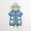 2020 جديد مولود طفلة ملابس الشتاء snowsuit زائد المخمل السميك طفل الفتيان بذلة 0-3 سنوات رومبير الصبي وزرة طفل معطف LJ201007