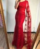 2021 Yeni Uzun Abiye Giymek Koyu Kırmızı Dantel Kristal Boncuk İnciler Split Bir Omuz Pelerin Abiye giyim ile Örgün Kadın Gelinlik Modelleri