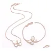 Heißer vergoldeter Schmuck mit weißem Lagerschmetterling und Diamant, verkupfertes Roségold-Halsketten-Armband-Set Bq6La
