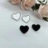 Petites boucles d'oreilles solides en forme de cœur, breloques élégantes assorties avec tout, boucles d'oreilles élégantes pour femmes de tous les jours