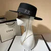 Nya kvinnor Fedoras ullhattar modebrev med kedja Elegant Big Hat Black Big Brim