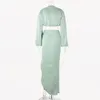 Азиатский атласный комплект из двух предметов, женский осенний укороченный топ с длинными рукавами-фонариками, юбки с высоким разрезом, 2 зеленых праздничных одежды 220221