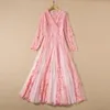 유럽과 미국 여성의 착용 봄 2022 새로운 긴 소매 V 넥 레이스 자수 세련된 핑크 주름 leted 드레스 3XL