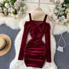 Casual Sukienki Jesień Zima Vintage Velvet Damska Dress 2021 Off Shouder Z Długim Rękawem Sexy Dla Kobiety Party Plised Czarny Krótki