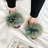 Kvinnor Vinter Fluffy Raccoon Fur Slides Kvinnor Real Fox Fur Slides Hem Furry Flat Sandaler Kvinna Söt Fluffy House Kvinnor Tofflor Y200706