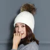 Outwear Épais Chapeaux Fille Chaud Tricoté Hairball Fourrure De Raton Laveur Chapeaux D'hiver Tricoté Skullies Femmes Bonnet