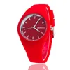Lady Watches Trendy Ultra-sottile orologio da polso da uomo con orologio da moda in silicone di silicone color crema