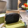 2021 작은 크기의 Womam 핸드백 고품질 소 가죽 크로스 바디 가방 클래식 웨이브 패턴 여성 Luxurys 디자이너 어깨 가방