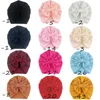 Kapaklar Şapka 30 adet / grup Katı Seersucker Bebek Şapka Waffle Kumaş Büyük Yay Kasketleri Topknot Türban Bonnet Katı Headwar 0-5t Kids1 için