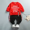 Baby Boys Kläder Ställ Nya Barnkläder Satser Långärmad T-shirt + Byxor Höst Vår Barnens Sports Suit Boys Clothes 201126
