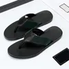 2021 Summers Svart Mjuka Läder Sandaler Mules Bines Slide Slippery Flat Chain Sandals Wide T-Bar Casual Outdoor Beach Slip Sandaler med låda