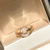 Anillo clásico con letras de diamantes y concha blanca para mujer, joyería con dijes, anillo de lujo, embalaje exquisito, caja de regalo 23804188094617