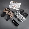 Ciepłe puszyste kapcie kobiety antypoślizgowe kobiety pluszowe sypialni kapcie damskie buty 2020 Home Slide Slide Plush Footwear Buty 1