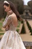 2021 A-Line Abiti da sposa Scollo rotondo Maniche lunghe Abiti da sposa senza schienale Appliques su misura Perline Pizzo Sweep Train Abito da sposa