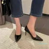 Damen-Pumps mit hohen Absätzen, hohe Absätze für schwarzes Lackleder, Nieten, Spitzen, spitzer Zehenbereich, Stiletto, Stripper, Braut, Hochzeit, Schuhe, Abschlussball, Abend