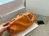 Omuz Çantaları Bulut Çanta Kalın Zincir Debriyaj Kadın Kılıfı Klip Çanta Crossbody Tote Hobos Çanta