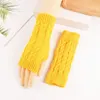 Frauen Winter Twist Crochet Gestrickte Hand Handschuhe für Frauen Kurze Arm Hülse Warme Halbe Finger Finger Handschuhe 2020 Neue handschuh