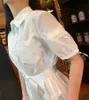 Katı Kadınlar Günlük Elbiseler Uzun Zarif Seksi V Boyun A-Line Kısa Kollu Turn-down Yaka Beyaz ve Mavi Cep Tek Göğüslü Gömlek Ile