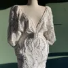 Prachtige witte avondjurken luxe kralen kant geappliceerd prom jurken sexy v nek sweep trein op maat gemaakte pageant feestjurk met riem